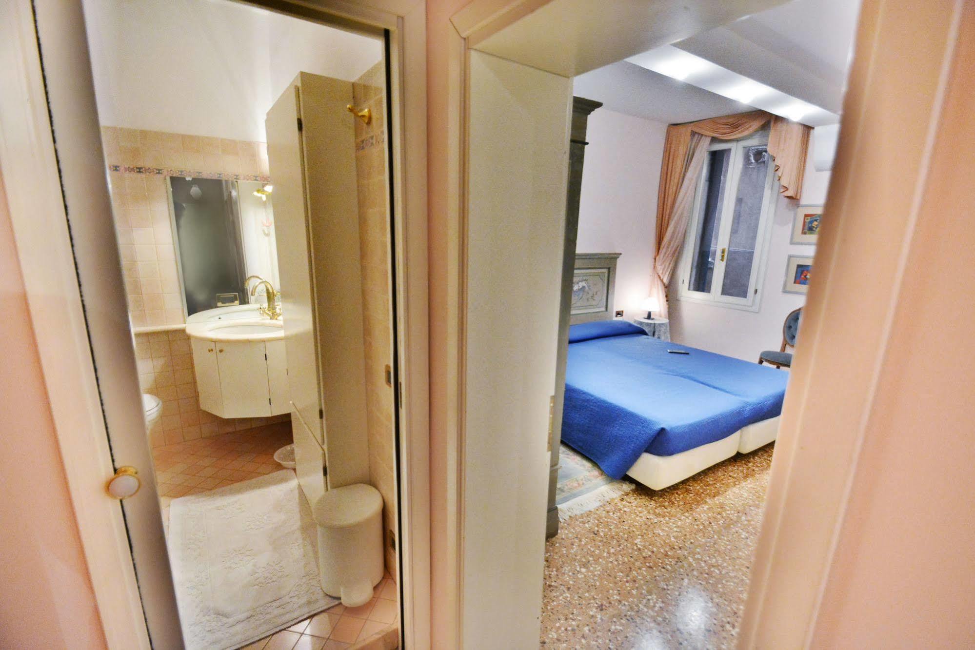 Ve.N.I.Ce. Cera Casa Del Sol Lägenhet Venedig Exteriör bild